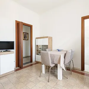 Guesthost - Ca' Granda M5 Bright Appartamento